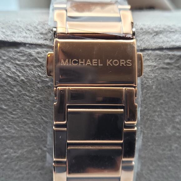 New Michael Kors MK5865 Women's Parker Rose Gold-Tone MK Logo Dial Watch - Picture 5 of 8